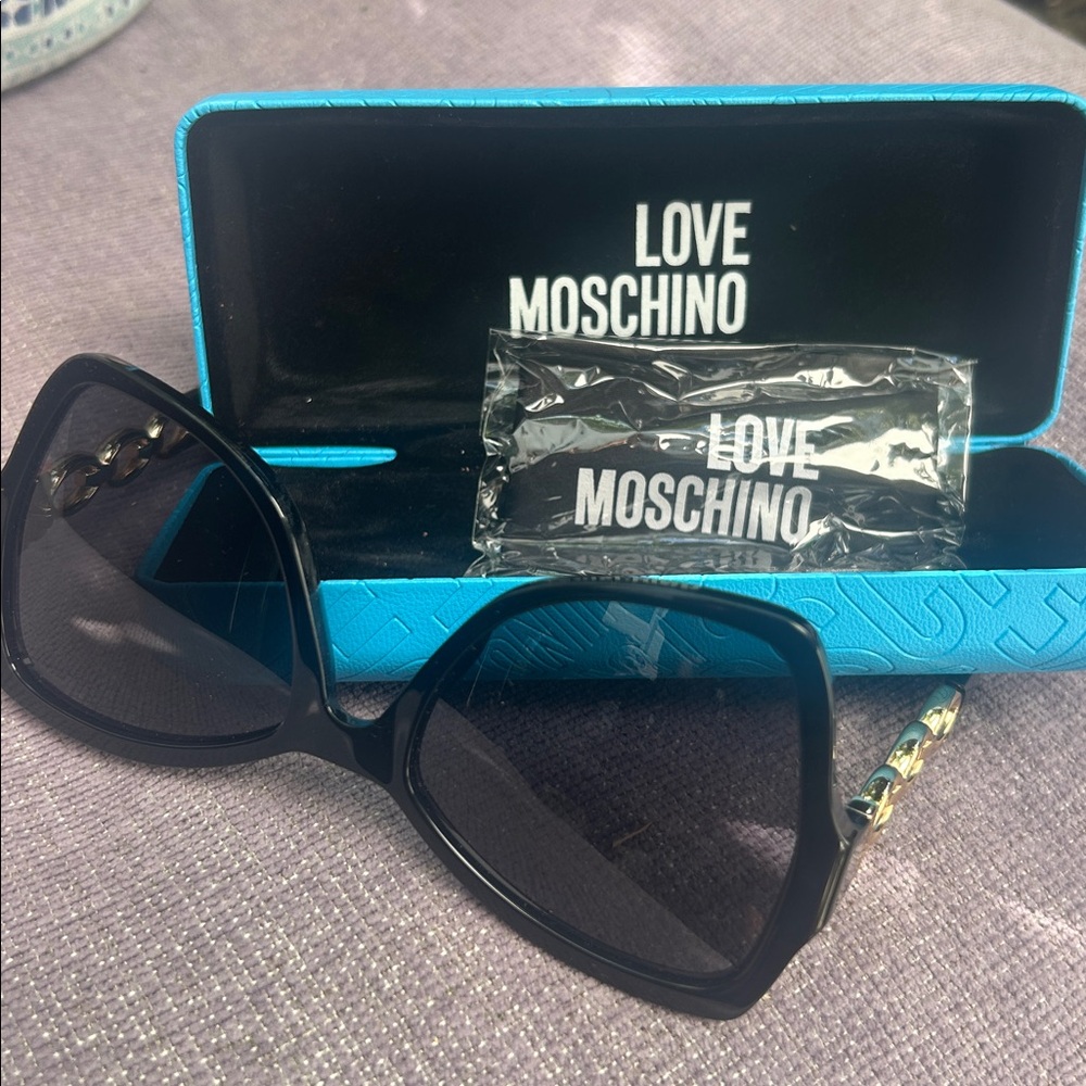 Moschino sunglasses